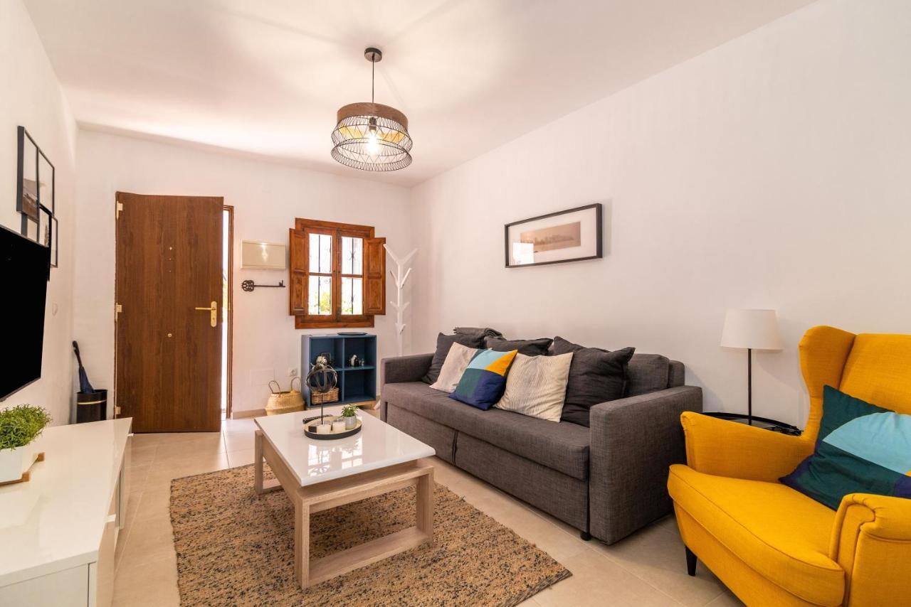 Lovely Cozy 2-Bedroom Residential Home With Patio Benalmadena Exterior photo
